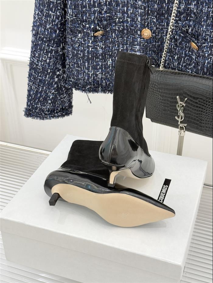 20251128174620913 370